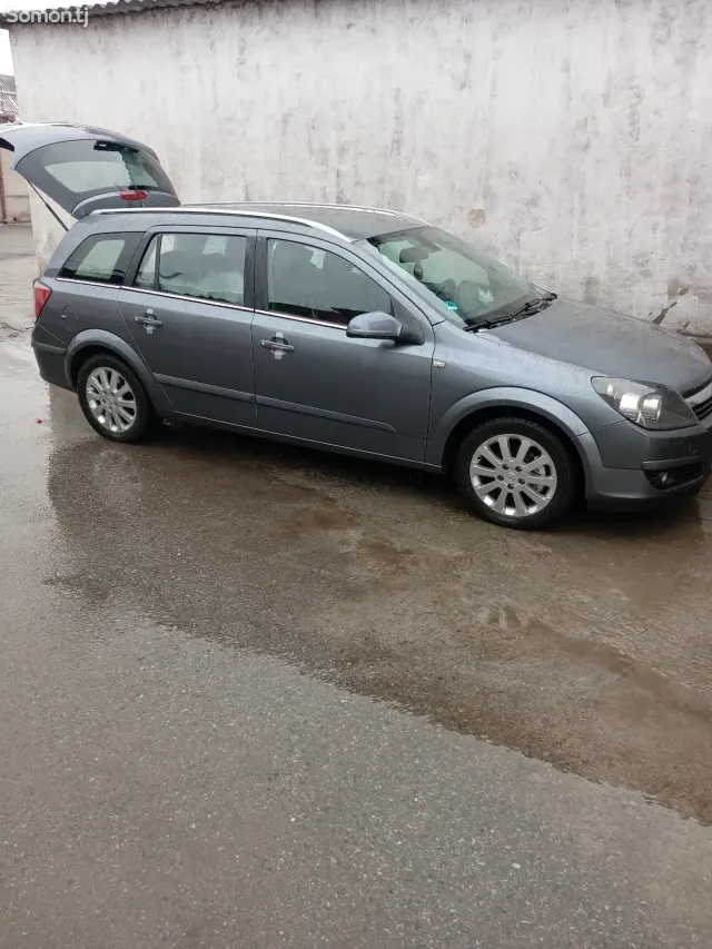 Opel Astra H 2007 · 1.6 MT