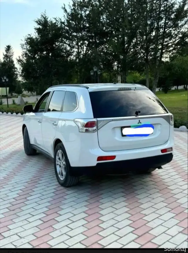 Mitsubishi Outlander 2014 · 3.0 AT