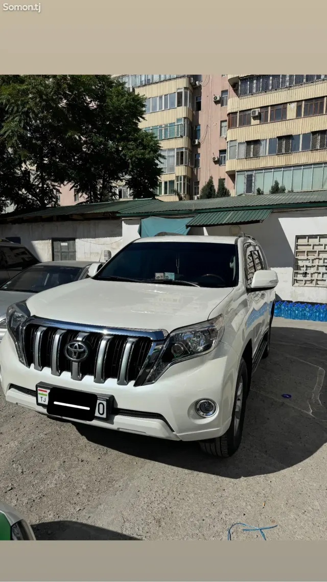 Toyota Land Cruiser Prado 2012 · 2.7 AT