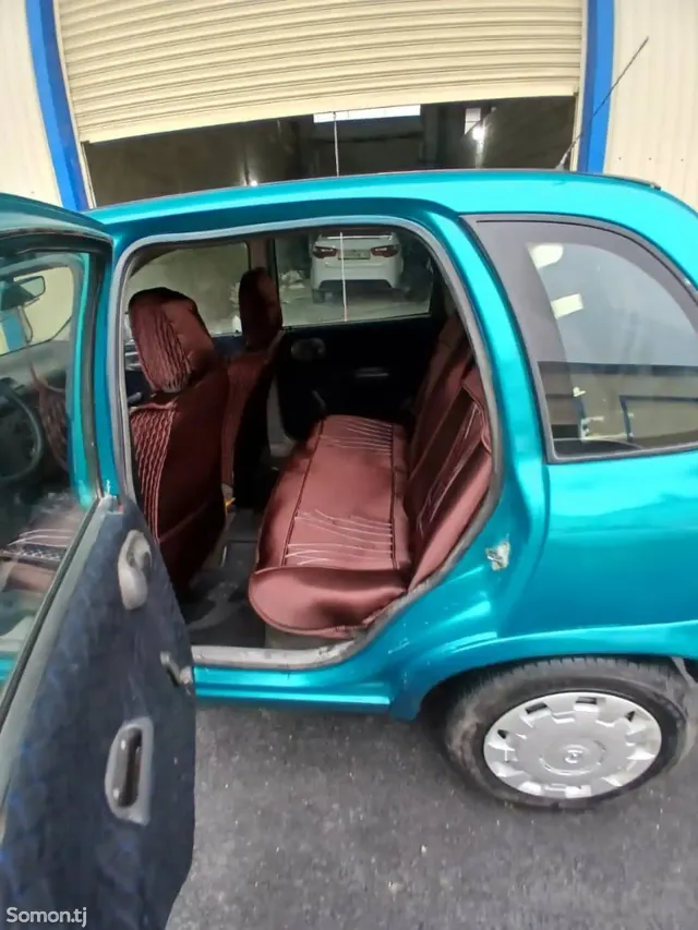 Opel Corsa 1994 · 1.6 MT