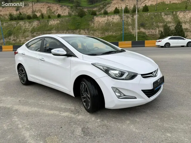 Hyundai Avante 2015 · 1.6 AT