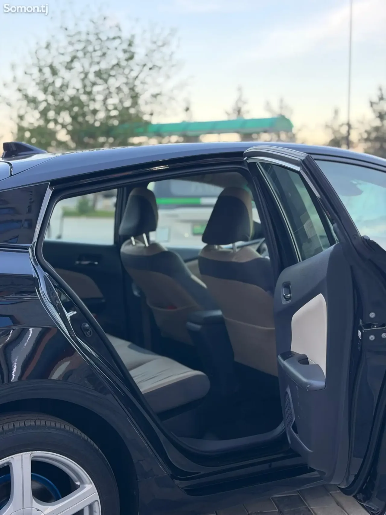 Toyota Prius 2017 · 1.8 AMT