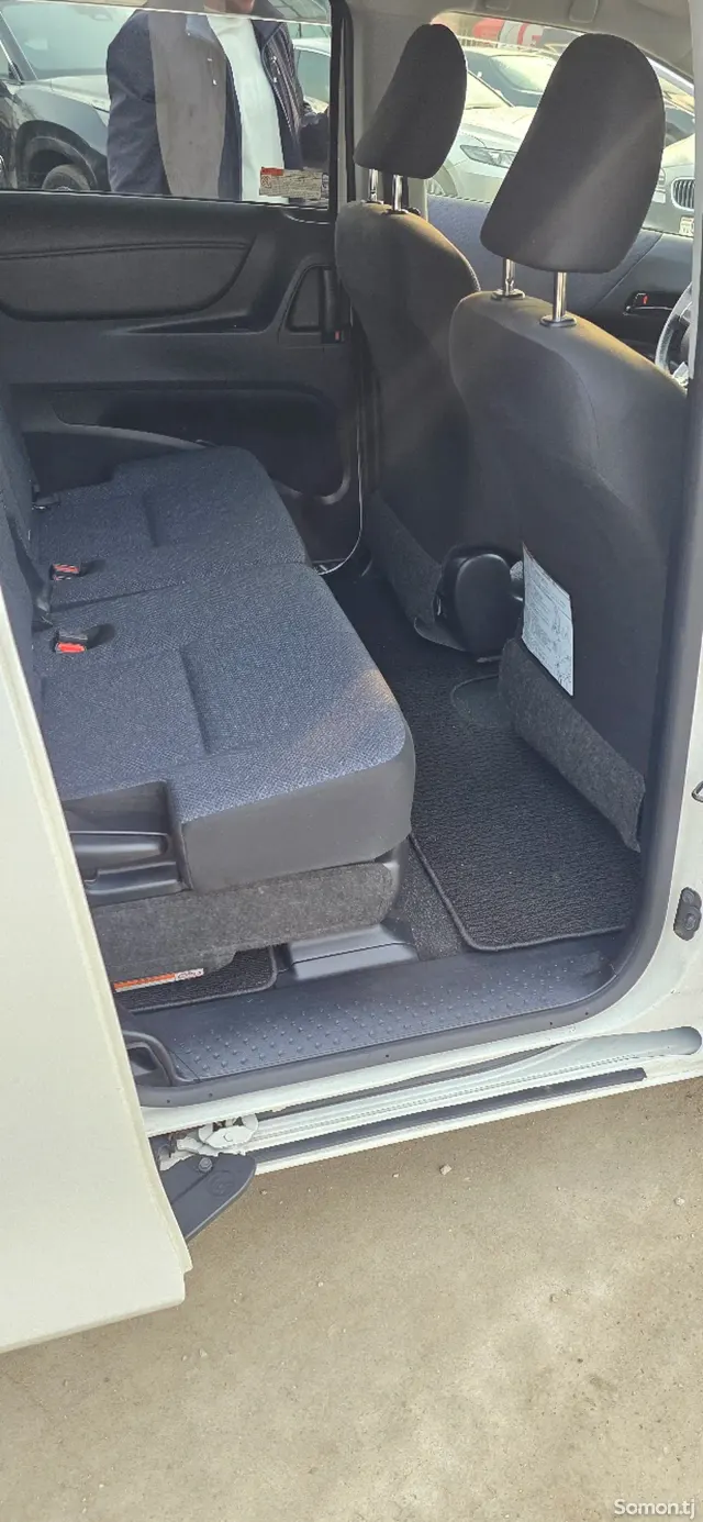 Toyota Sienta 2016 · 1.5 CVT