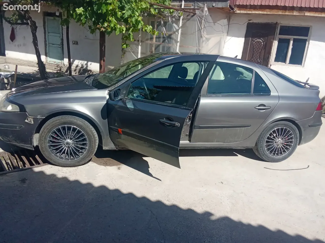 Renault 16 2001 · 1.6 MT