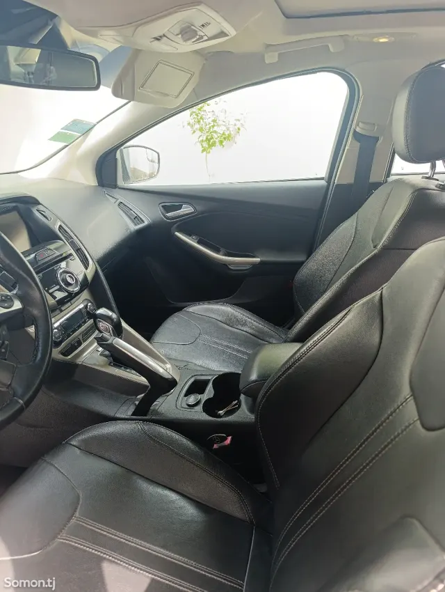 Ford Focus 2012 · 2.0 AMT