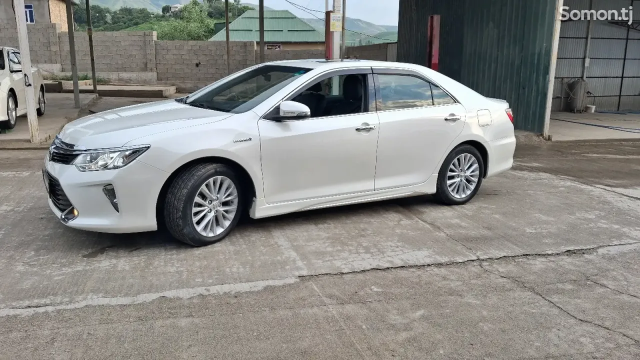 Toyota Camry 2015 · 2.5 AT