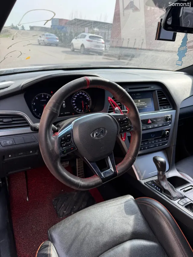 Hyundai Sonata 2015 · 2.0 AT