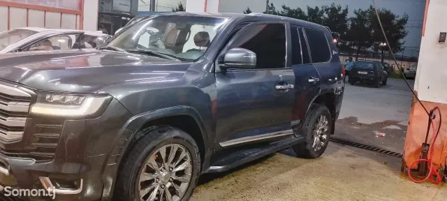 Toyota Land Cruiser 2008 · 5.7 AT