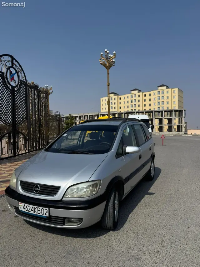Opel Zafira 2001 · 1.6 MT
