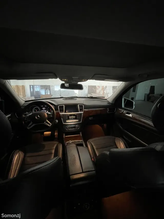 Mercedes-Benz ML class 2015 · 6.3 AT