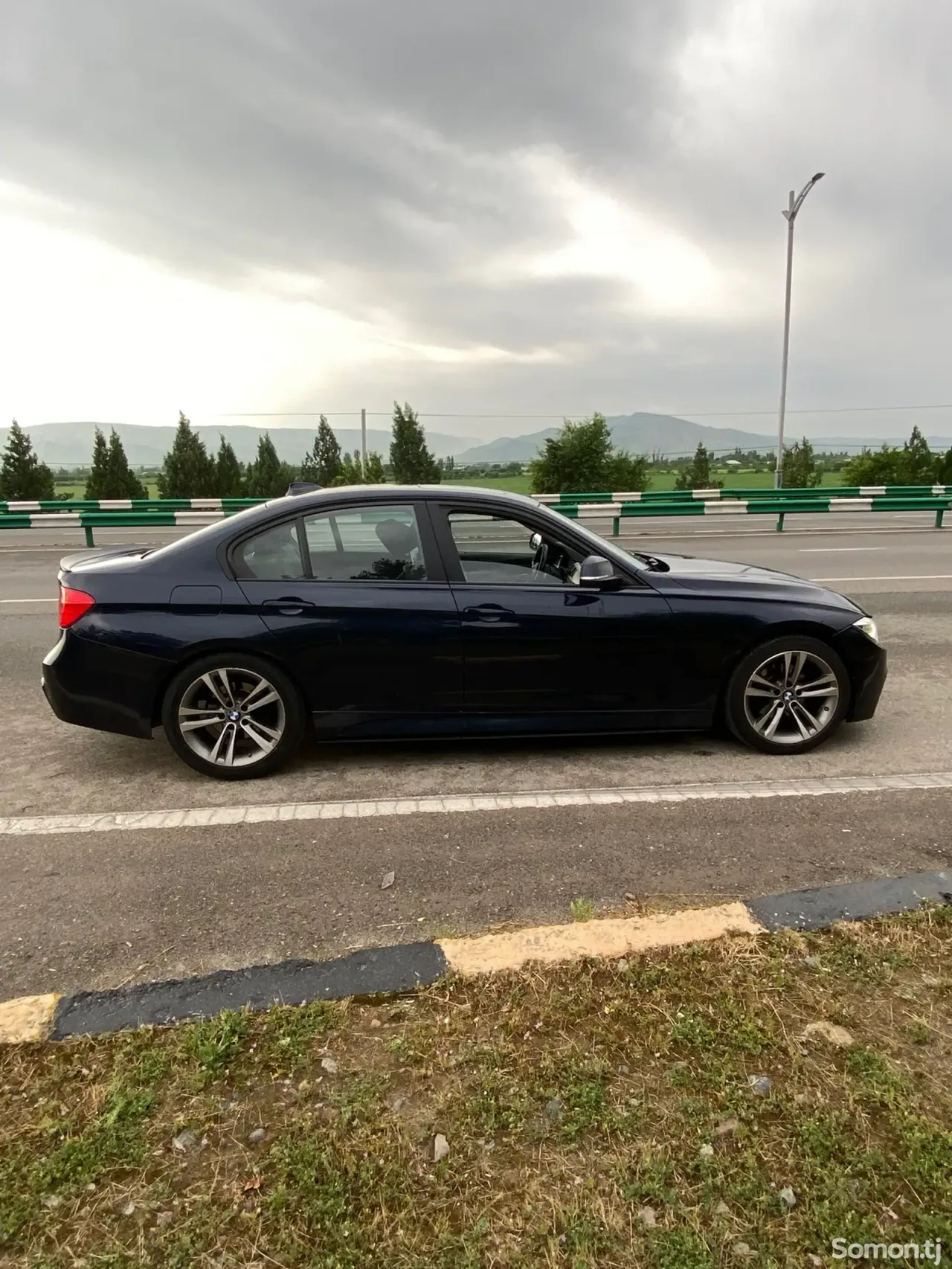 BMW 3 series 2015 · 2.0 AT