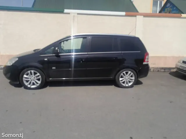 Opel Zafira 2009 · 1.8 MT