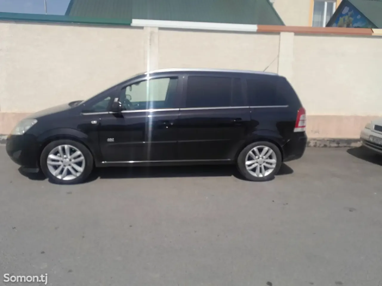 Opel Zafira 2009 · 1.8 MT
