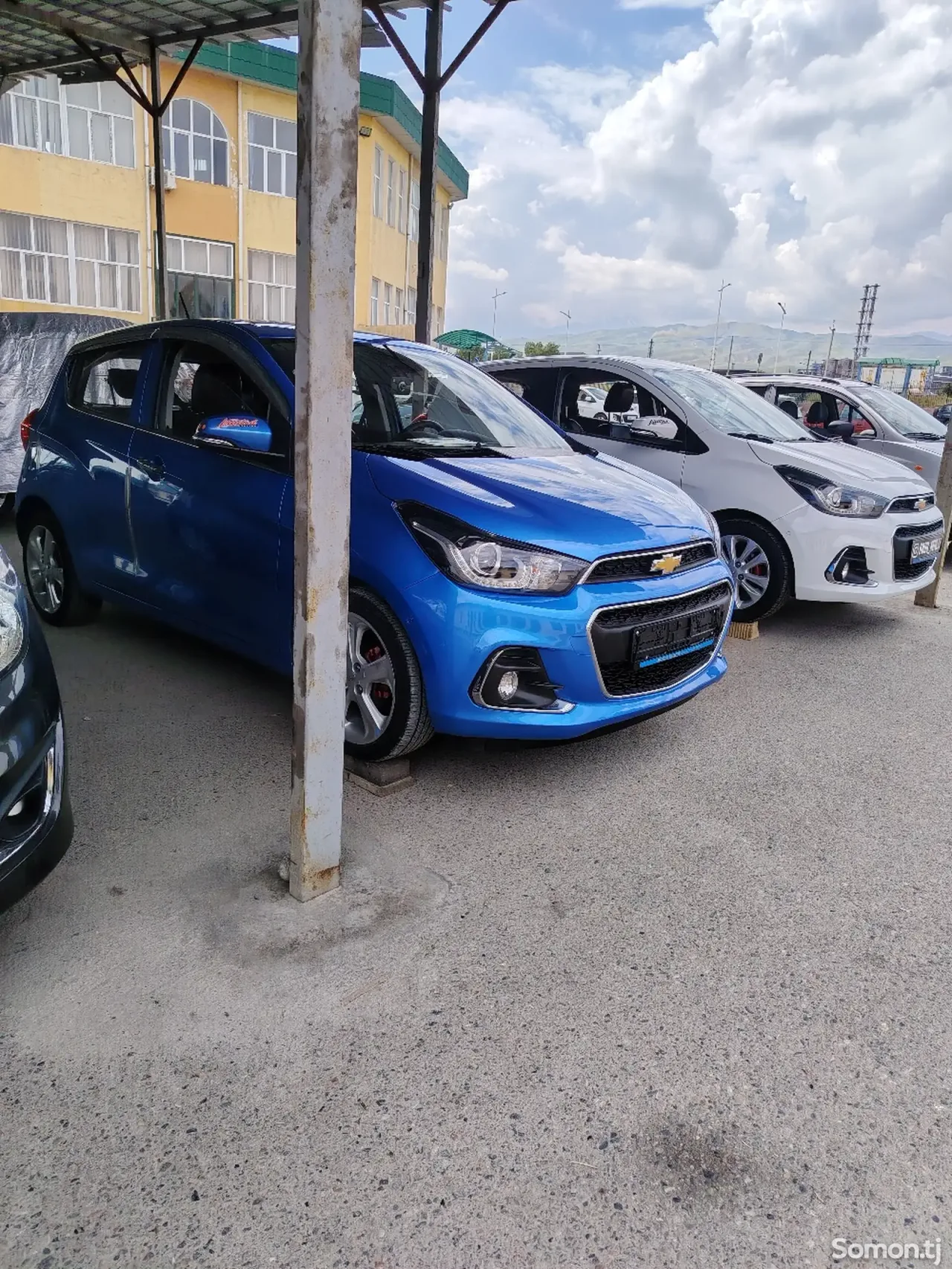 Chevrolet Spark 2015 · 1.0 AT
