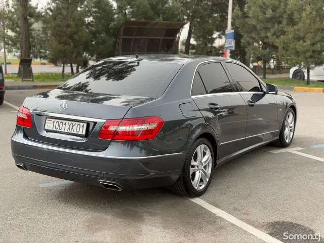 Mercedes-Benz E class 2012 · 3.5 AT
