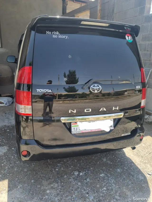 Toyota Noah 2007 · 2.0 AT