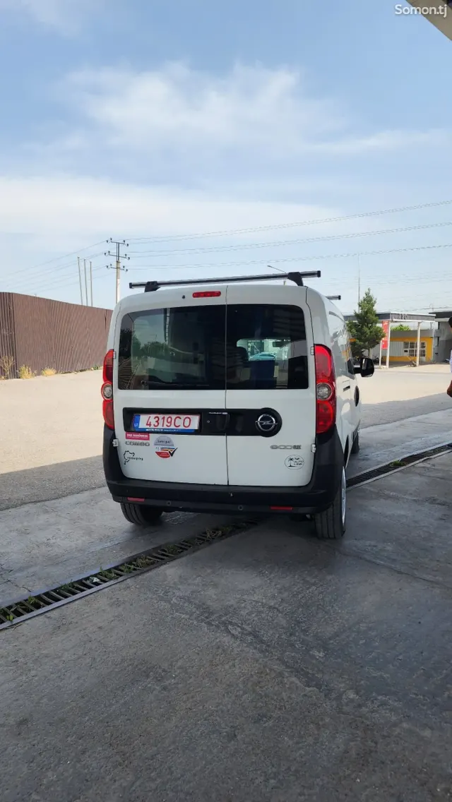 Opel Combo 2016 · 1.6 MT