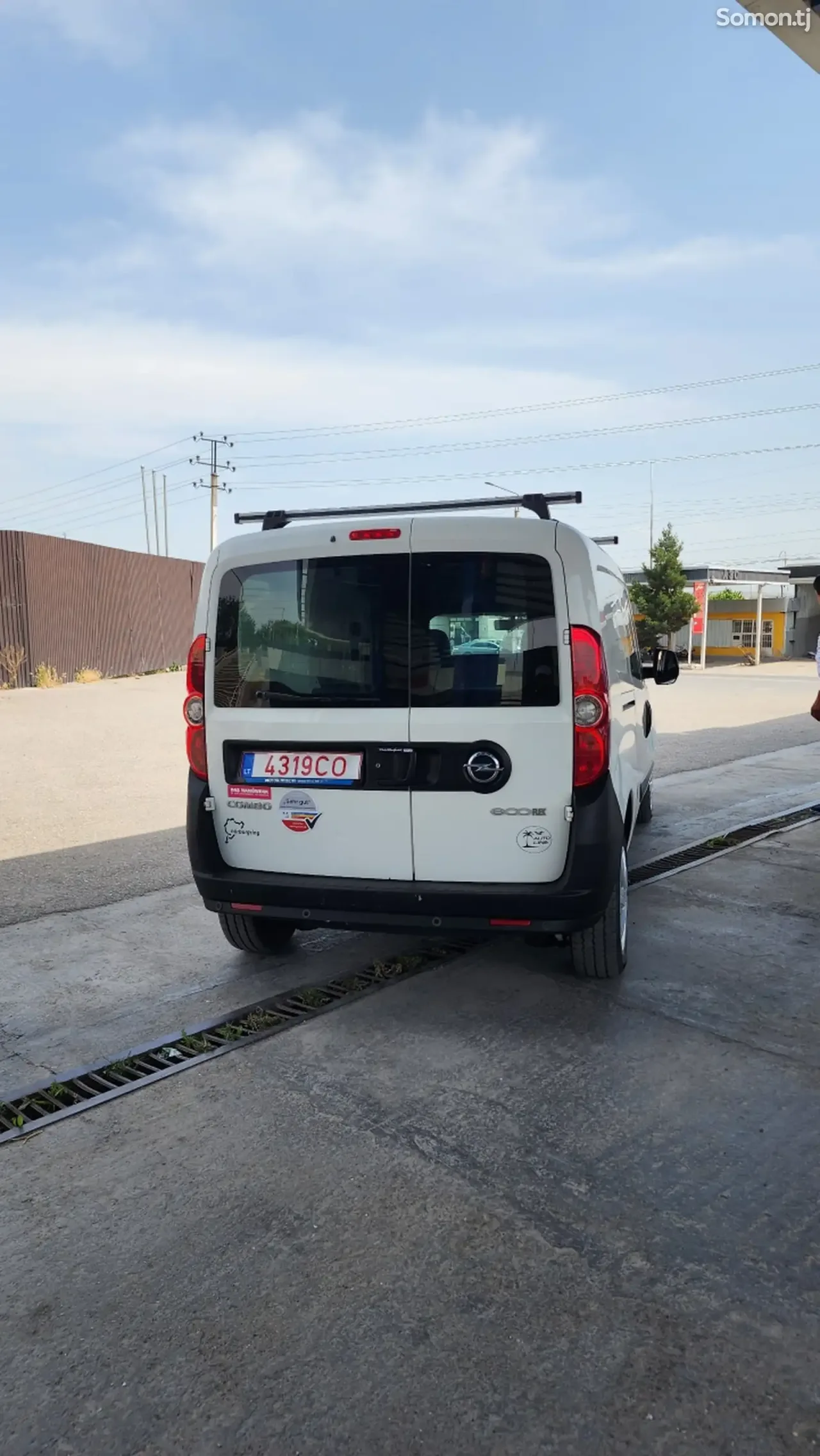 Opel Combo 2016 · 1.6 MT