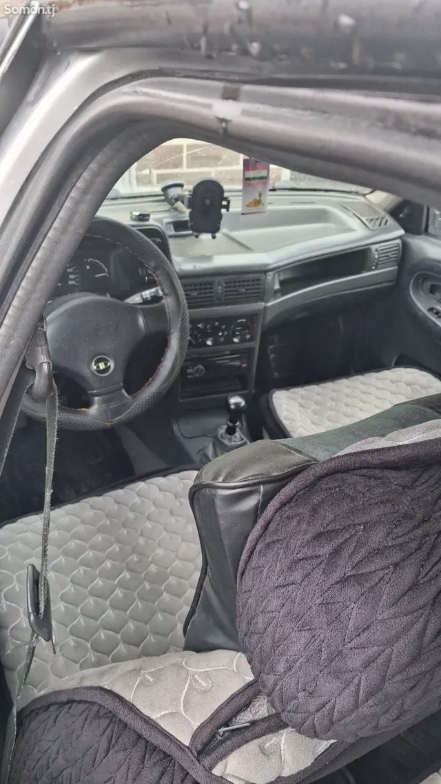 Daewoo Nexia 1994 · 1.6 MT