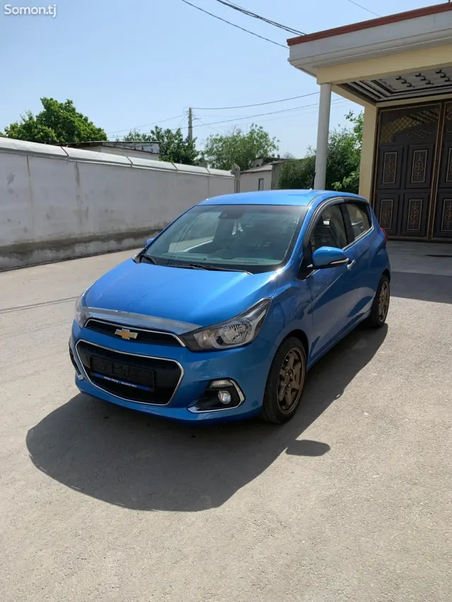 Chevrolet Spark 2016 · 1.0 AT