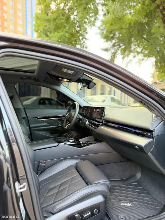 BMW 5 series 2024 · 2.0 AT