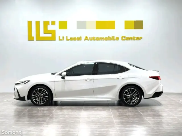 Toyota Camry 2025 · 2.0 AT