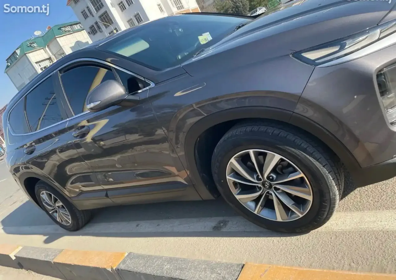Hyundai Santa Fe 2018 · 2.0 AT