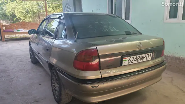 Opel Astra F 1996 · 1.6 MT