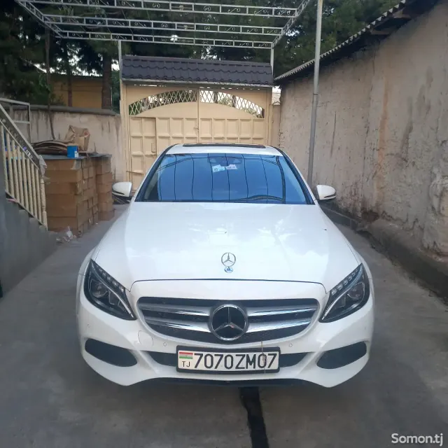 Mercedes-Benz C class 2016 · 2.0 AT