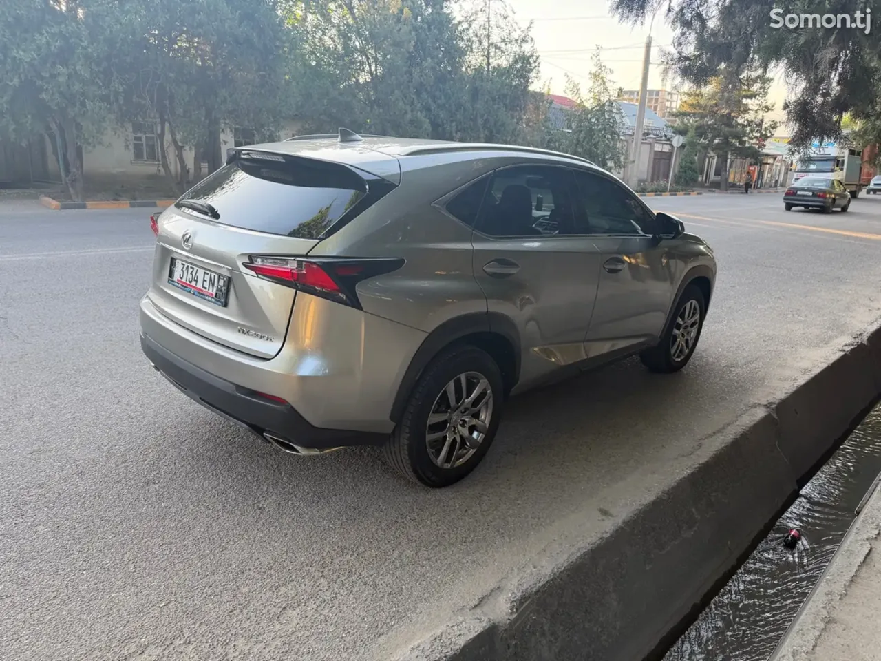 Lexus NX series 2015 · 2.0 AT
