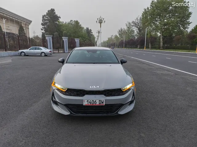 Kia K5 2022 · 1.6 AT