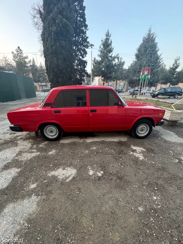 Lada (ВАЗ) 2107 1990 · 1.6 MT