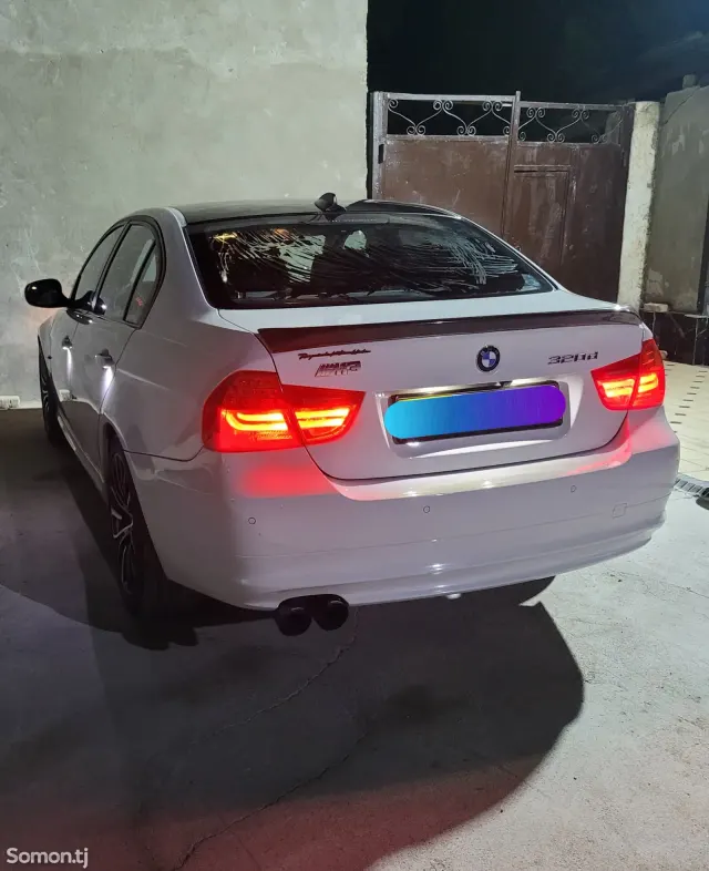BMW 3 series 2009 · 2.0 AT
