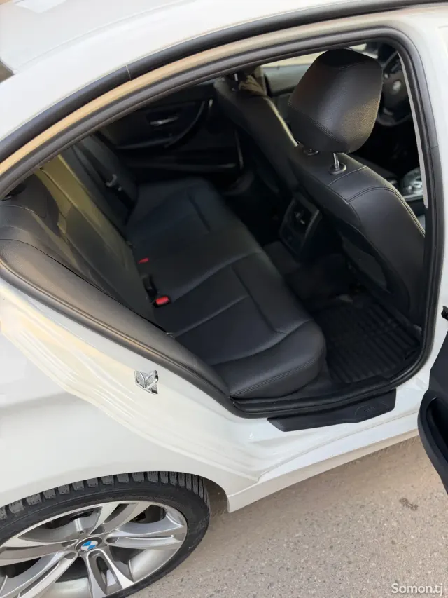 BMW 3 series 2013 · 2.0 AT