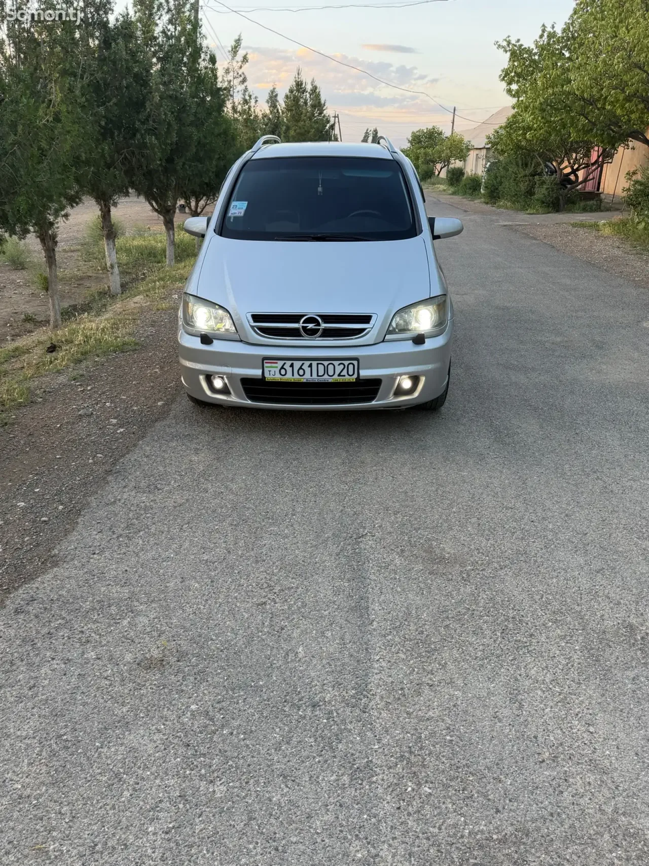 Opel Zafira 2005 · 2.2 MT