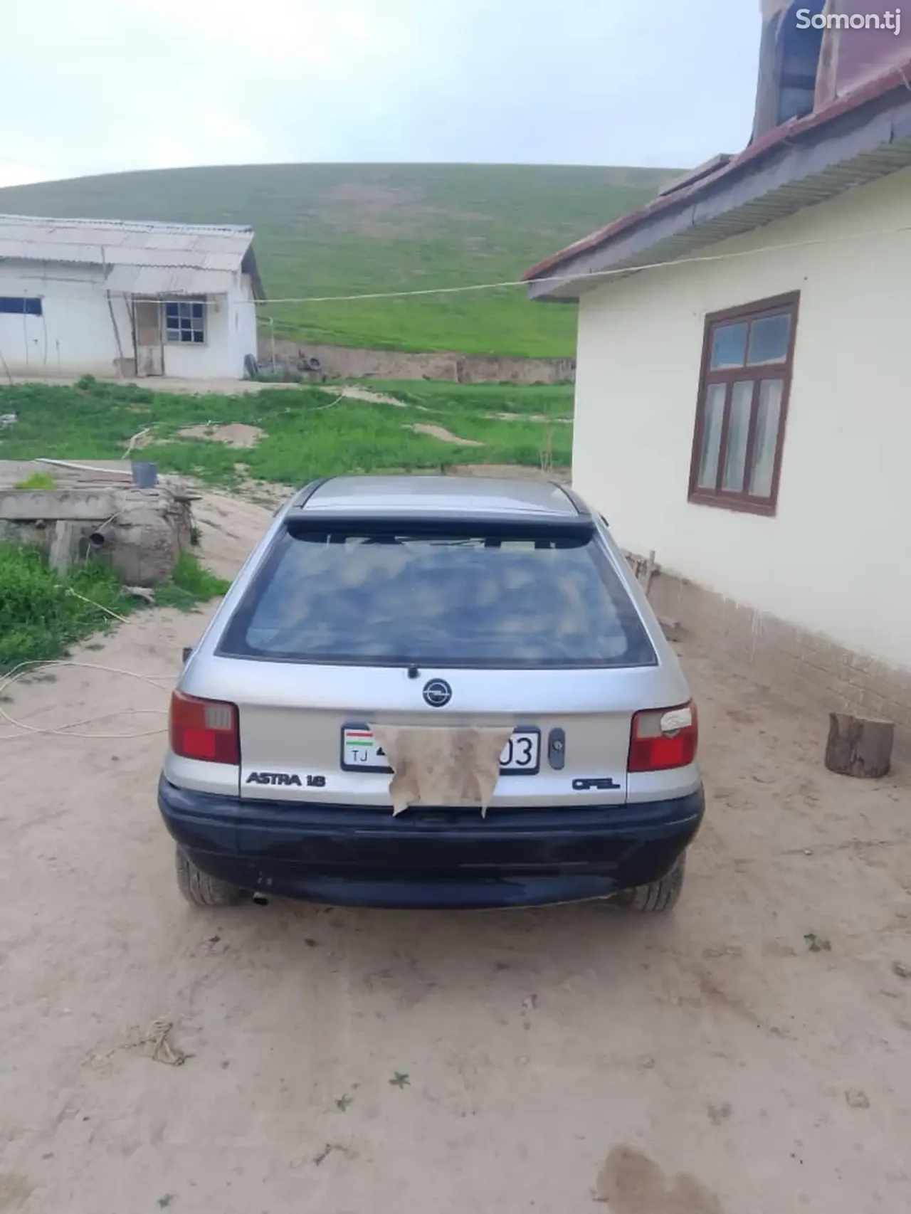 Opel Astra F 1993 · 1.6 MT