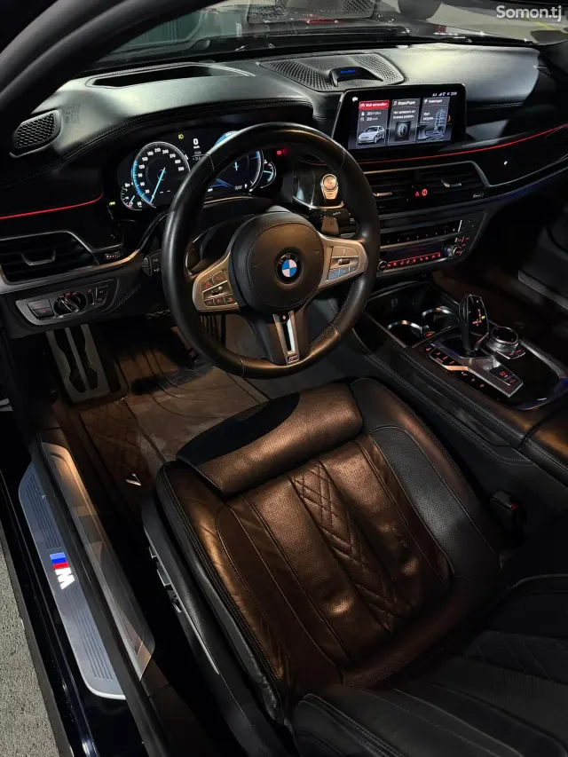 BMW 7 series 2018 · 4.4 AT