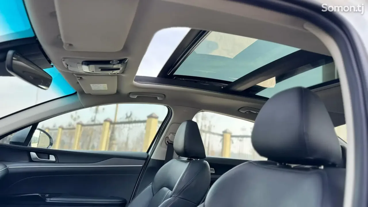 Kia K5 2020 · 2.0 AT