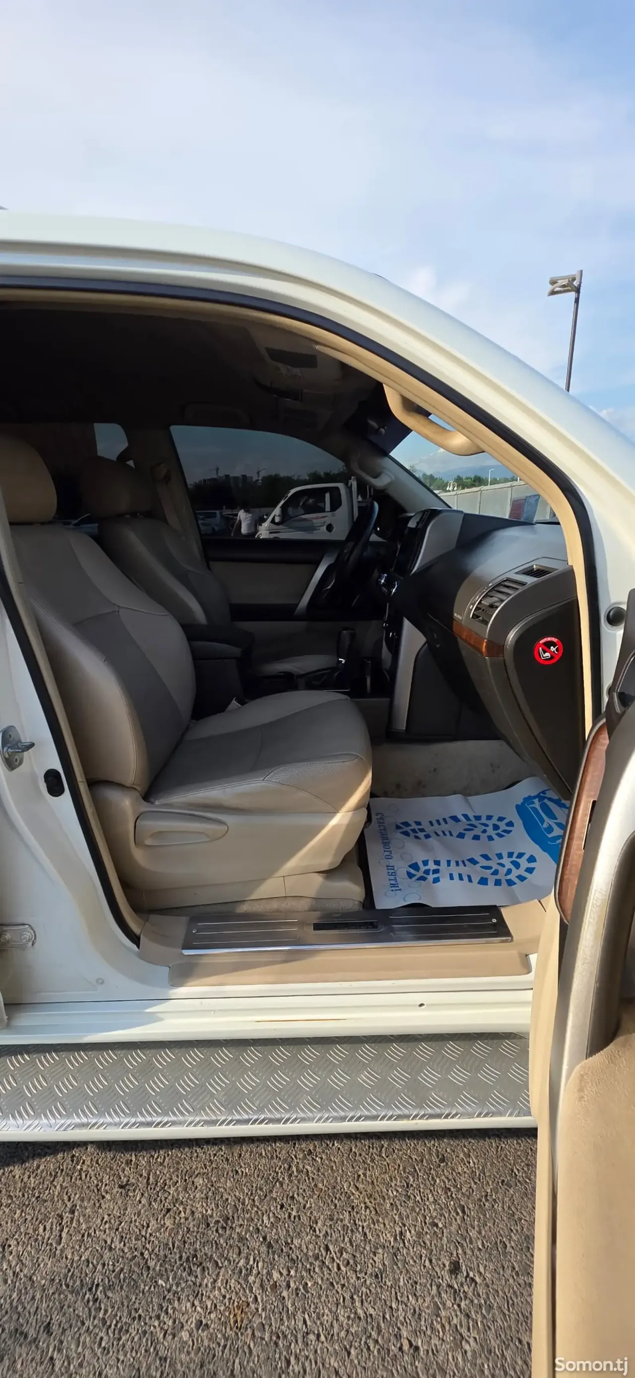 Toyota Land Cruiser Prado 2013 · 4.0 AT