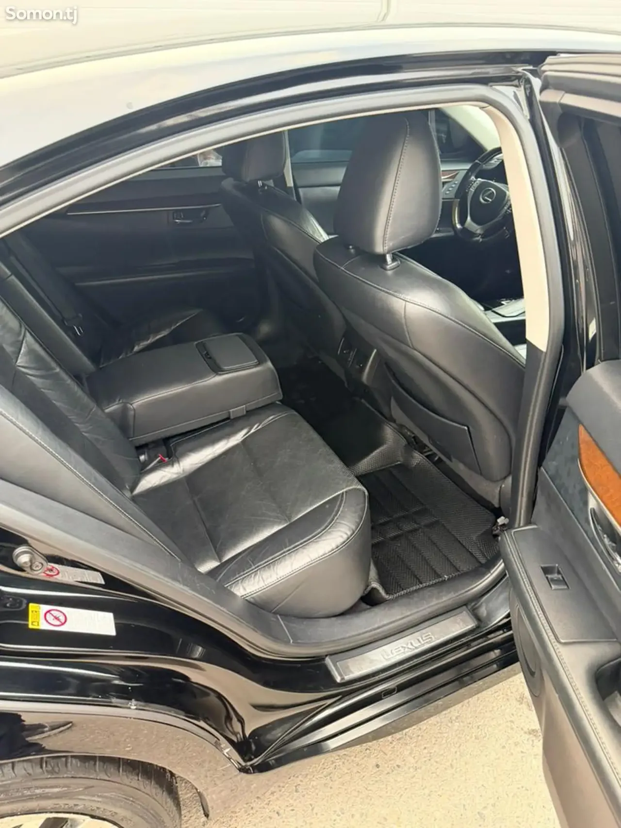 Lexus ES series 2015 · 3.5 AT