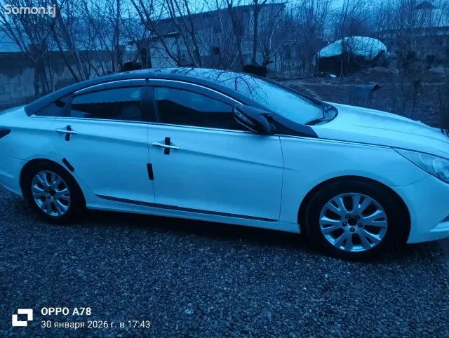 Hyundai Sonata 2012 · 2.4 AT