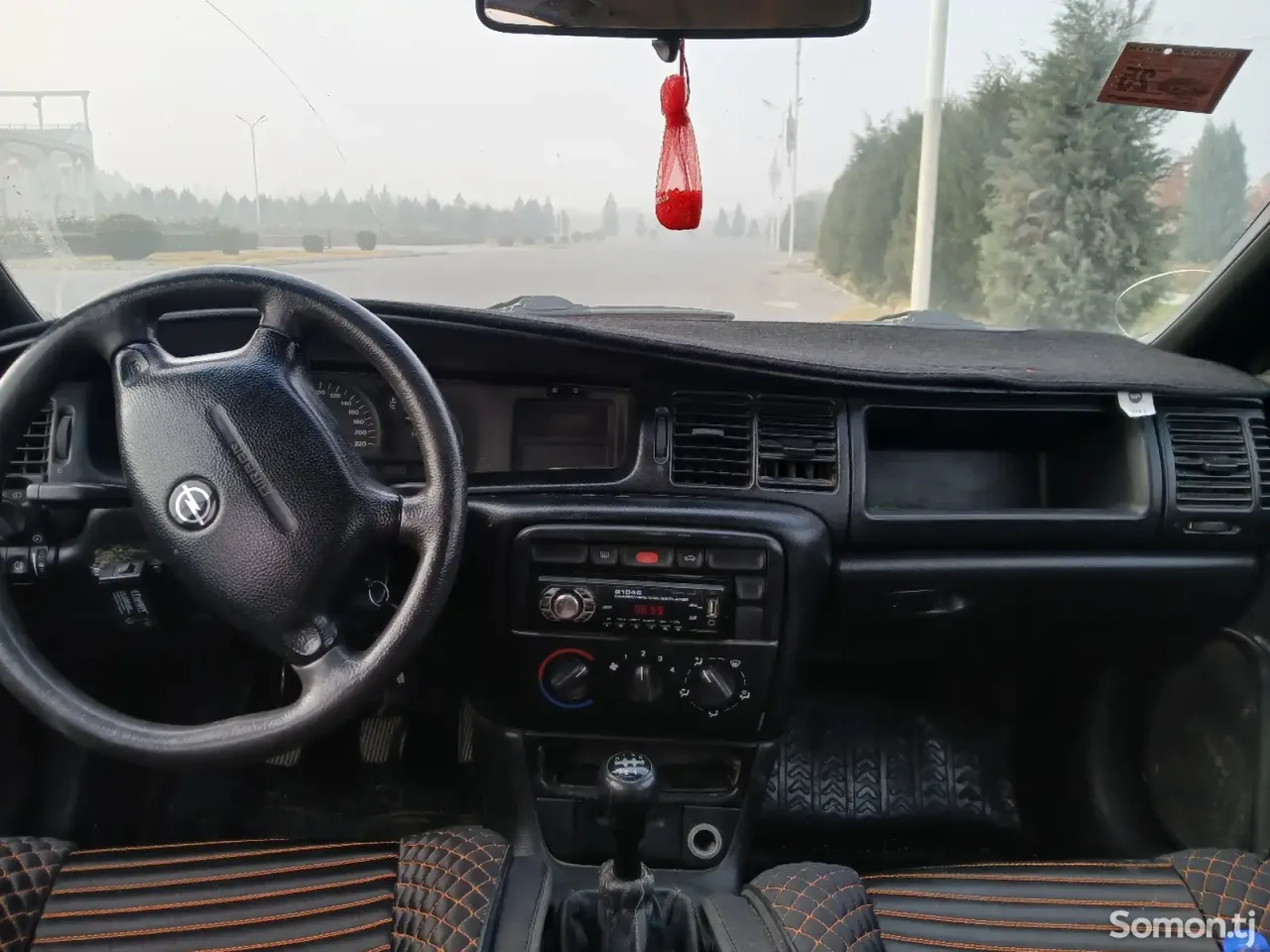 Opel Vectra B 1996 · 1.6 MT