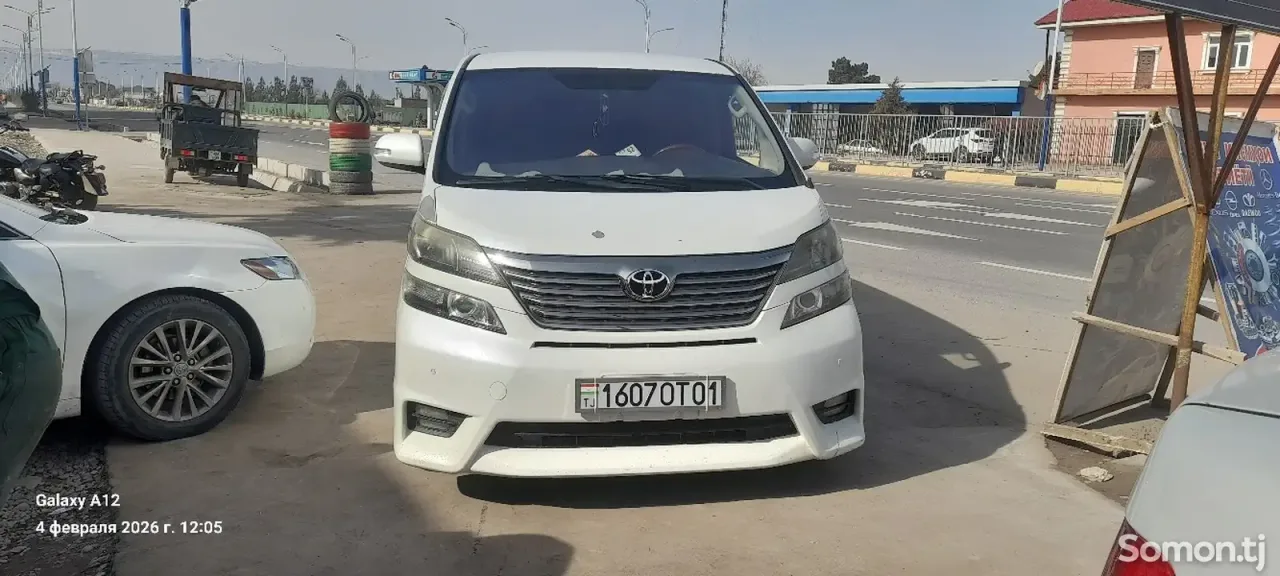 Toyota Vellfire 2010 · 2.4 AT
