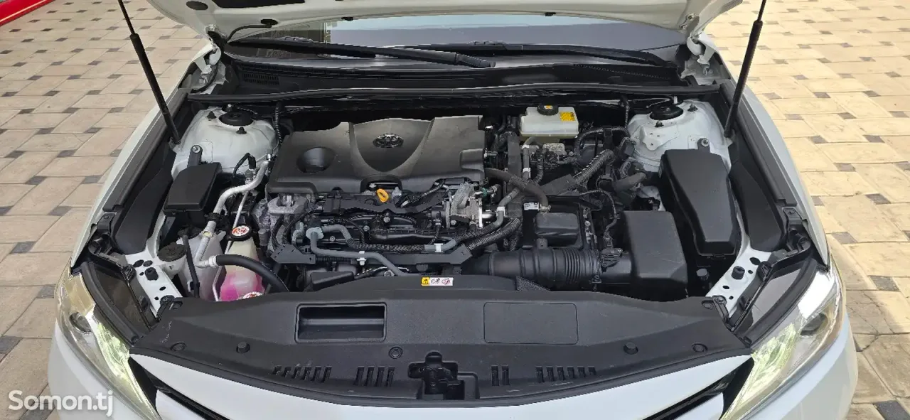 Toyota Camry 2018 · 2.5 AT
