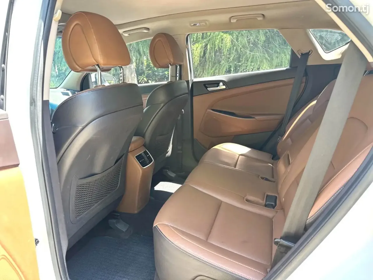 Hyundai Tucson 2015 · 1.6 AT