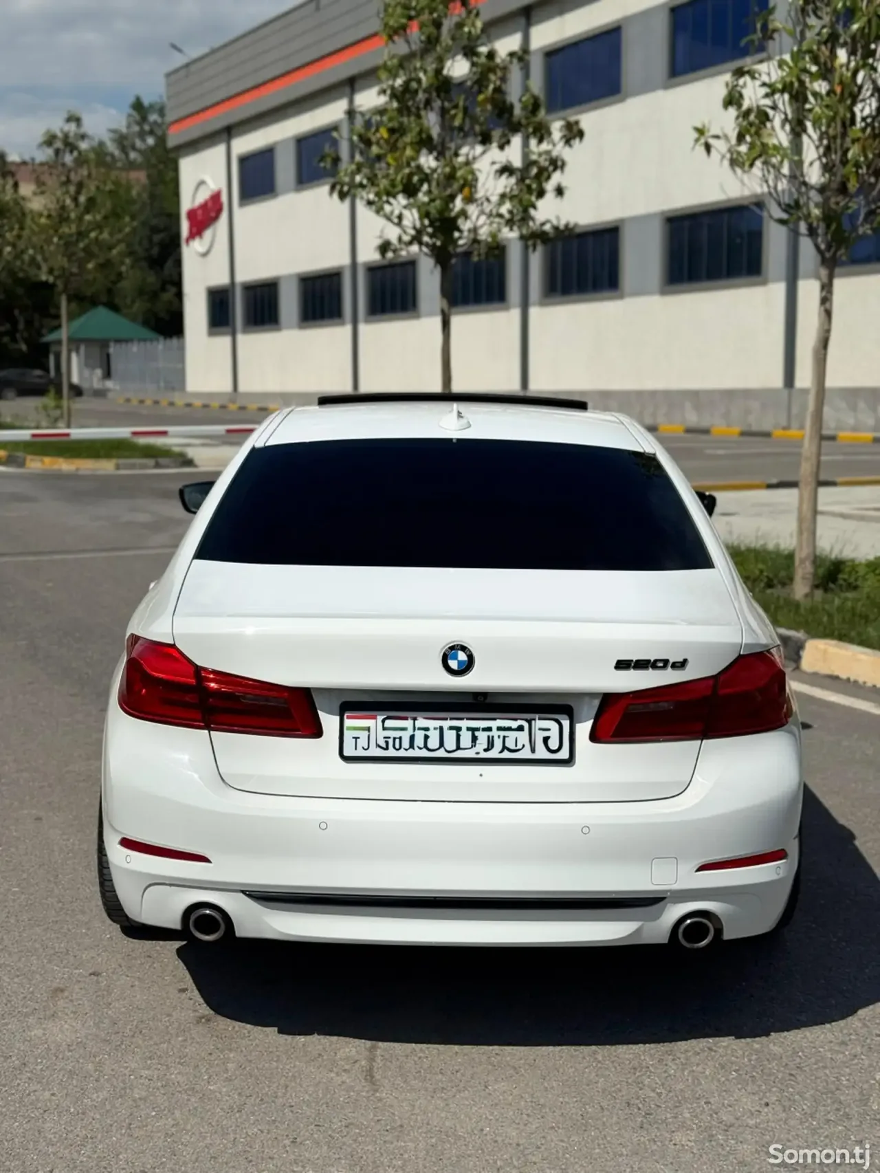 BMW 5 series 2018 · 2.0 AT