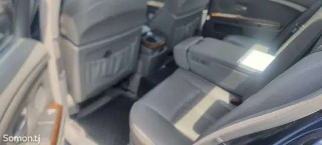 BMW 7 series 2004 · 4.5 AT