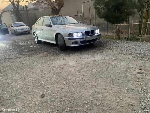 BMW 5 series 1999 · 2.8 MT