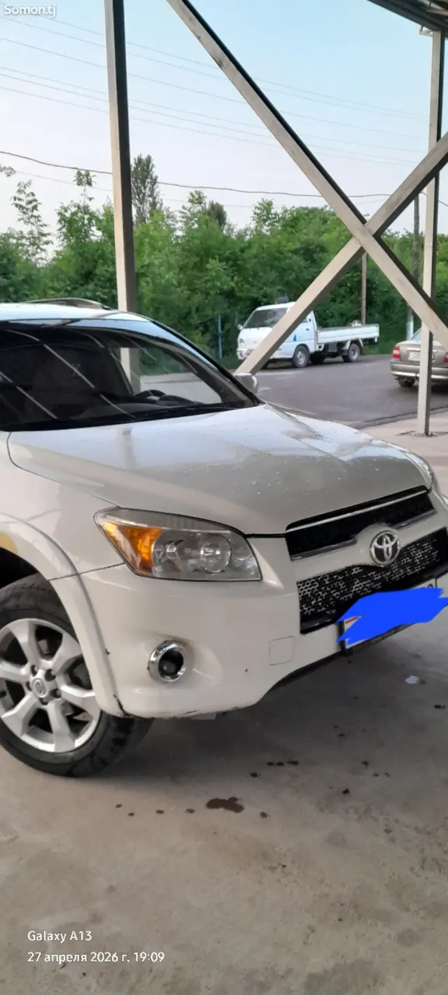 Toyota RAV 4 2011 · 2.5 AT