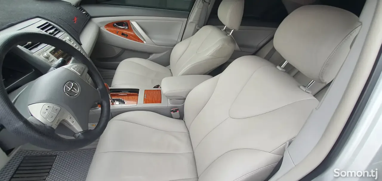 Toyota Camry 2010 · 2.5 AT